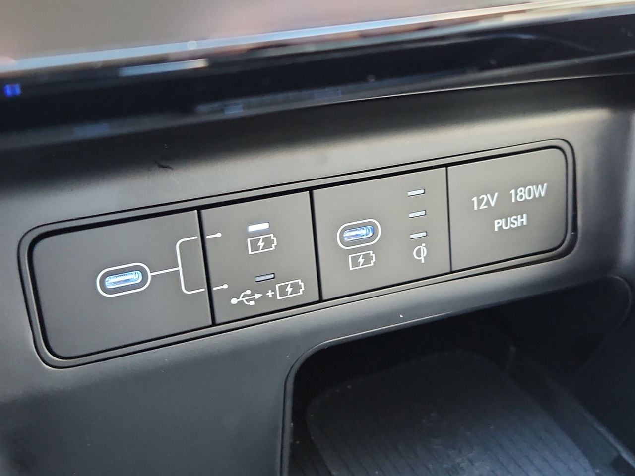 New 2026 W6H White Hyundai SEL Premium FWD image 18