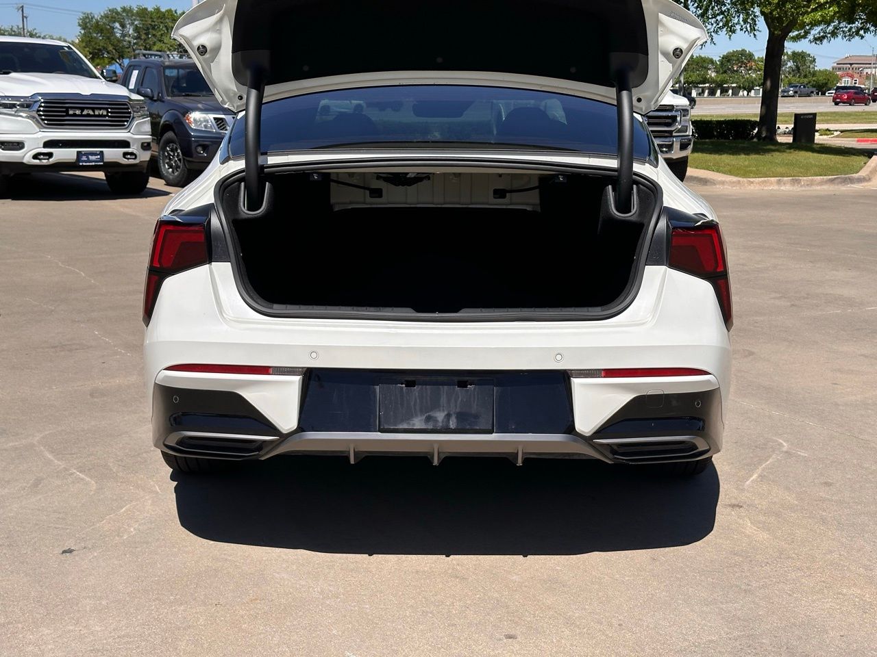 Used 2025 Snow White Pearl Kia GT-Line image 16