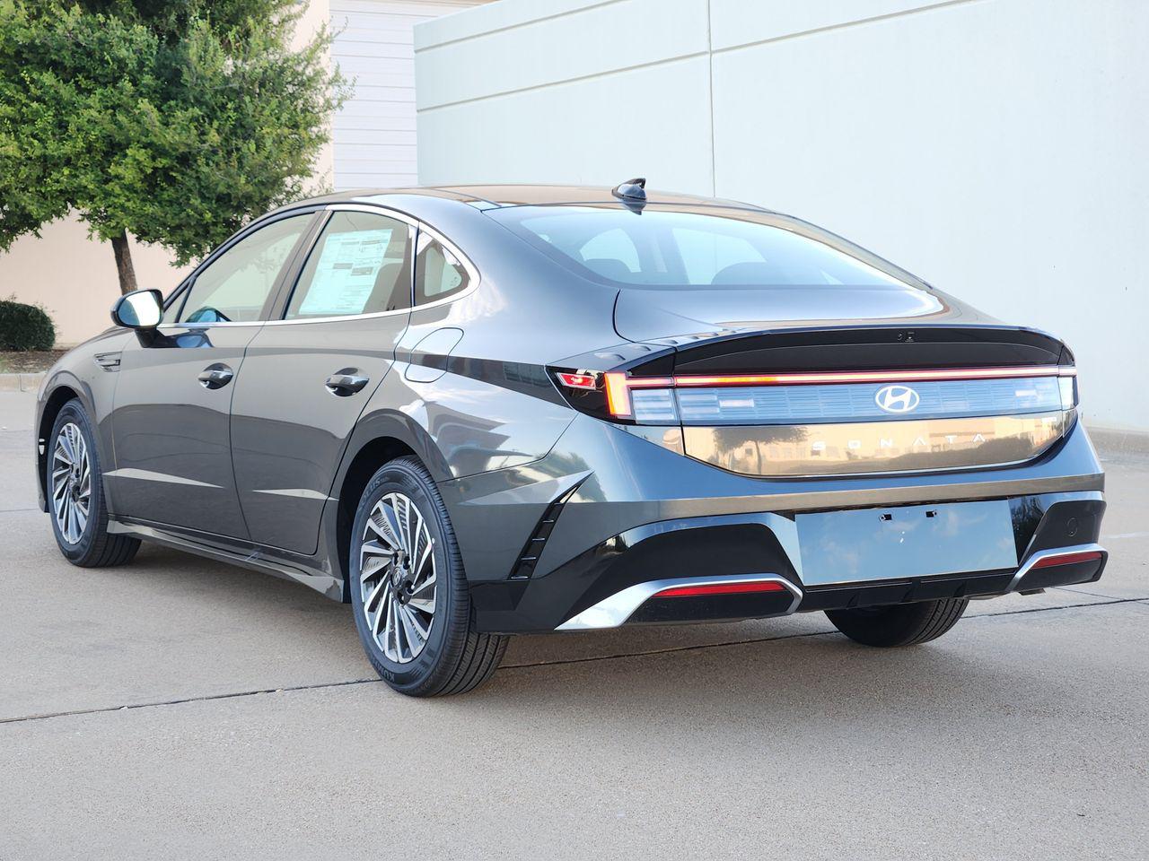 New 2026 Portofino Gray Hyundai SEL image 3