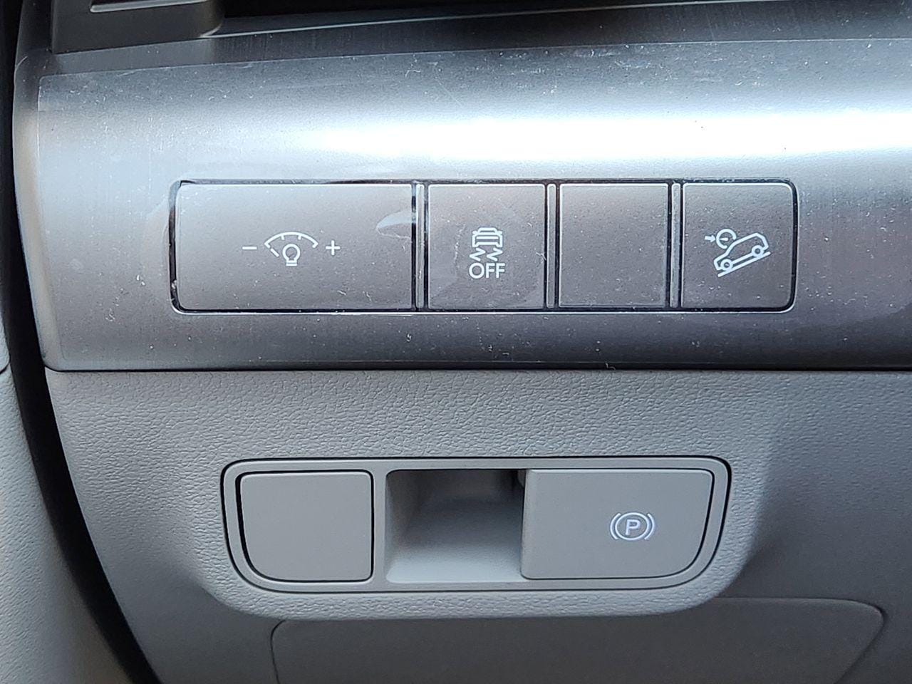 New 2026 R2P Red Hyundai SEL Sport FWD image 20