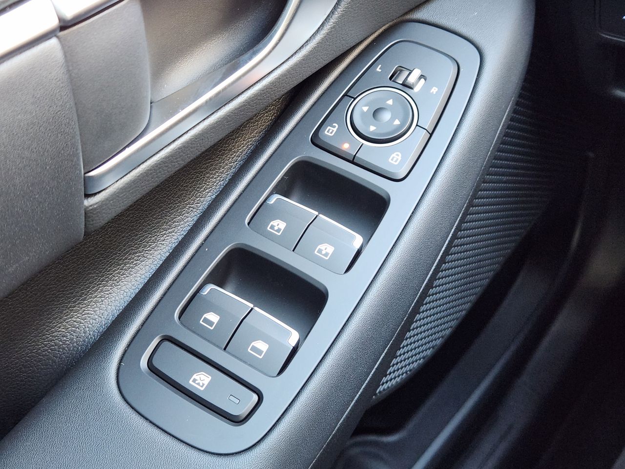 New 2026 W6H White Hyundai SEL Sport image 22