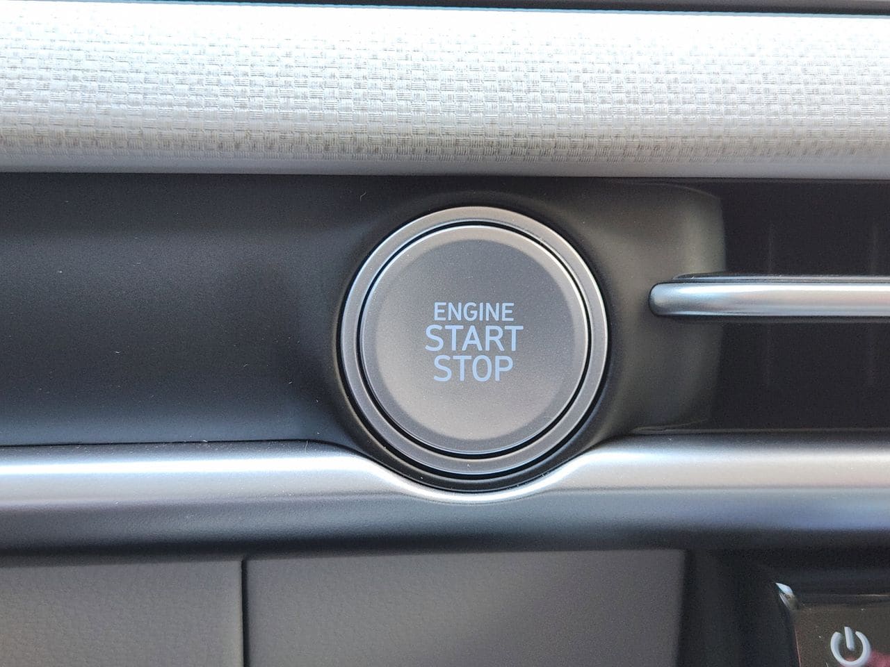 New 2026 W6H White Hyundai SEL Premium FWD image 19