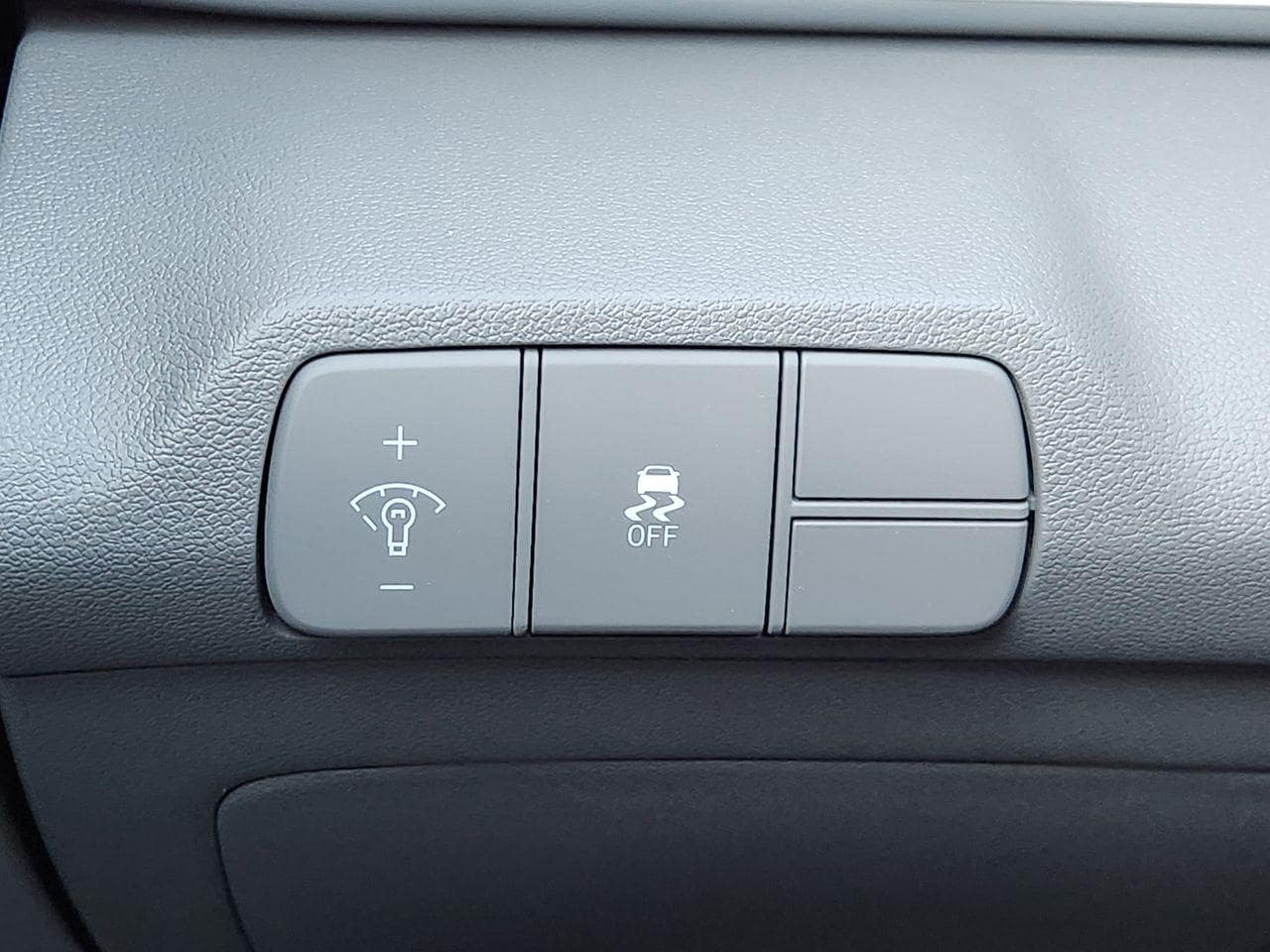 New 2026 Serenity White Hyundai SEL Sport image 21
