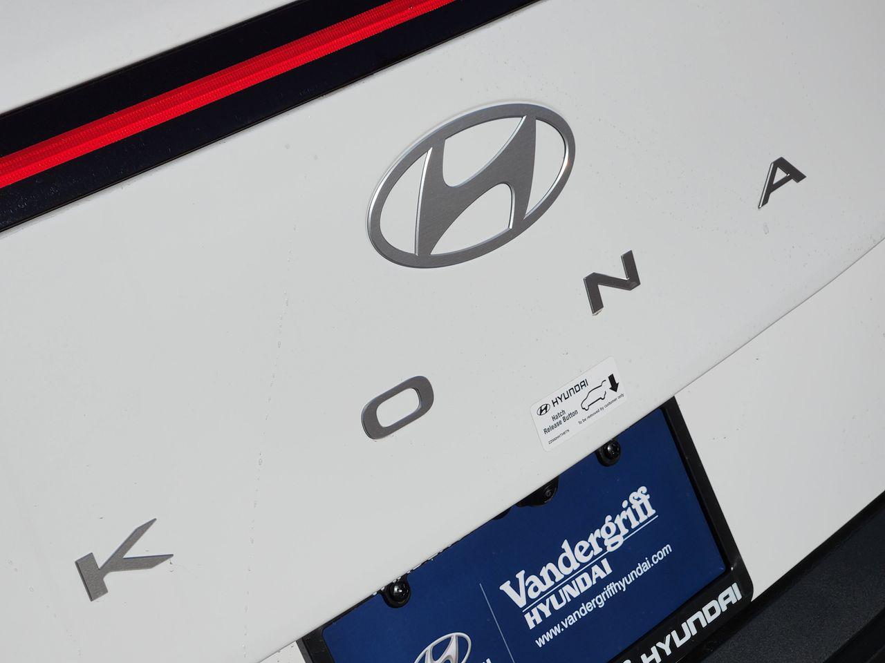 New 2026 SAW White Hyundai SEL Sport FWD image 8