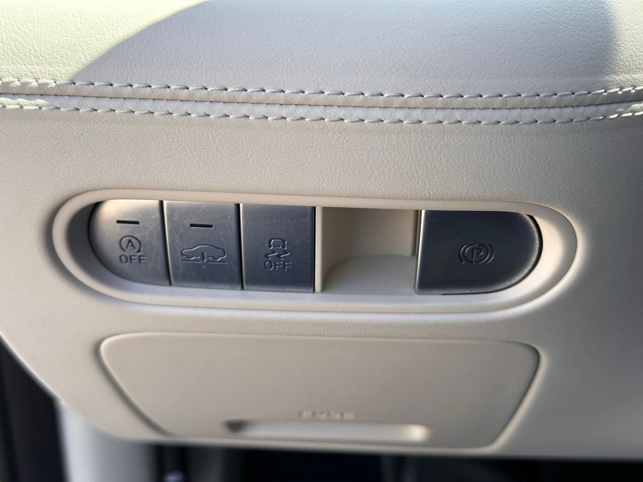 Used 2025 Uyuni White Genesis 3.5T e-SC image 29