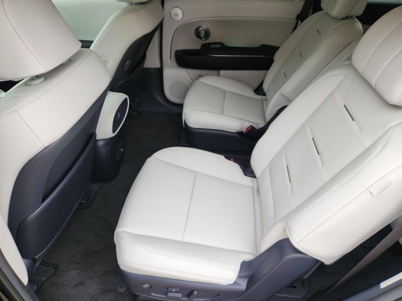 New 2026 Abyss Black Pearl Hyundai Calligraphy image 30