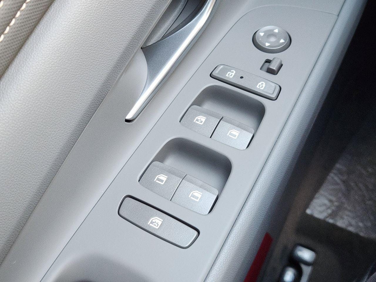 New 2026 Serenity White Hyundai SEL Sport image 21