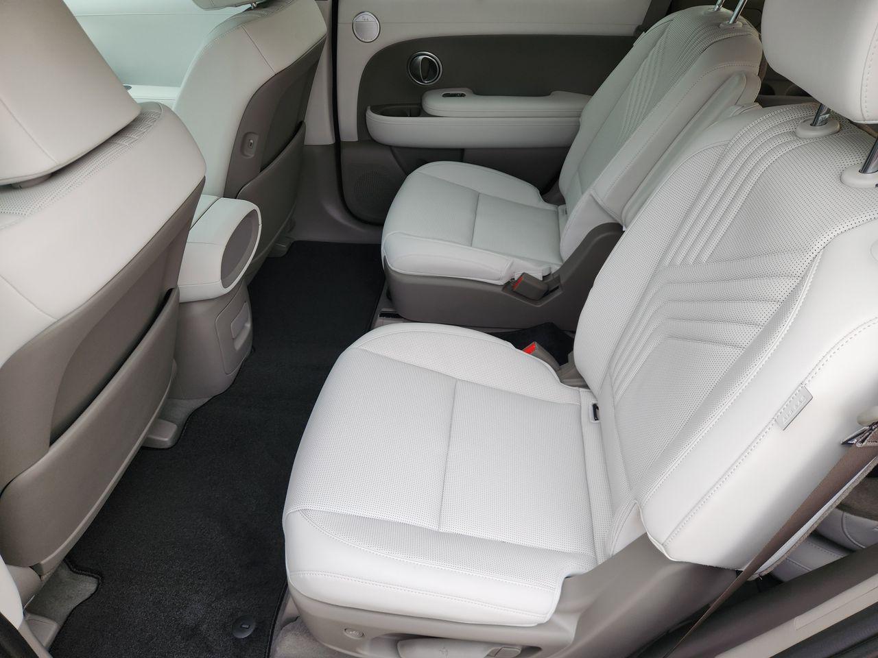 New 2026 Abyss Black Pearl Hyundai SEL Premium 7P image 30