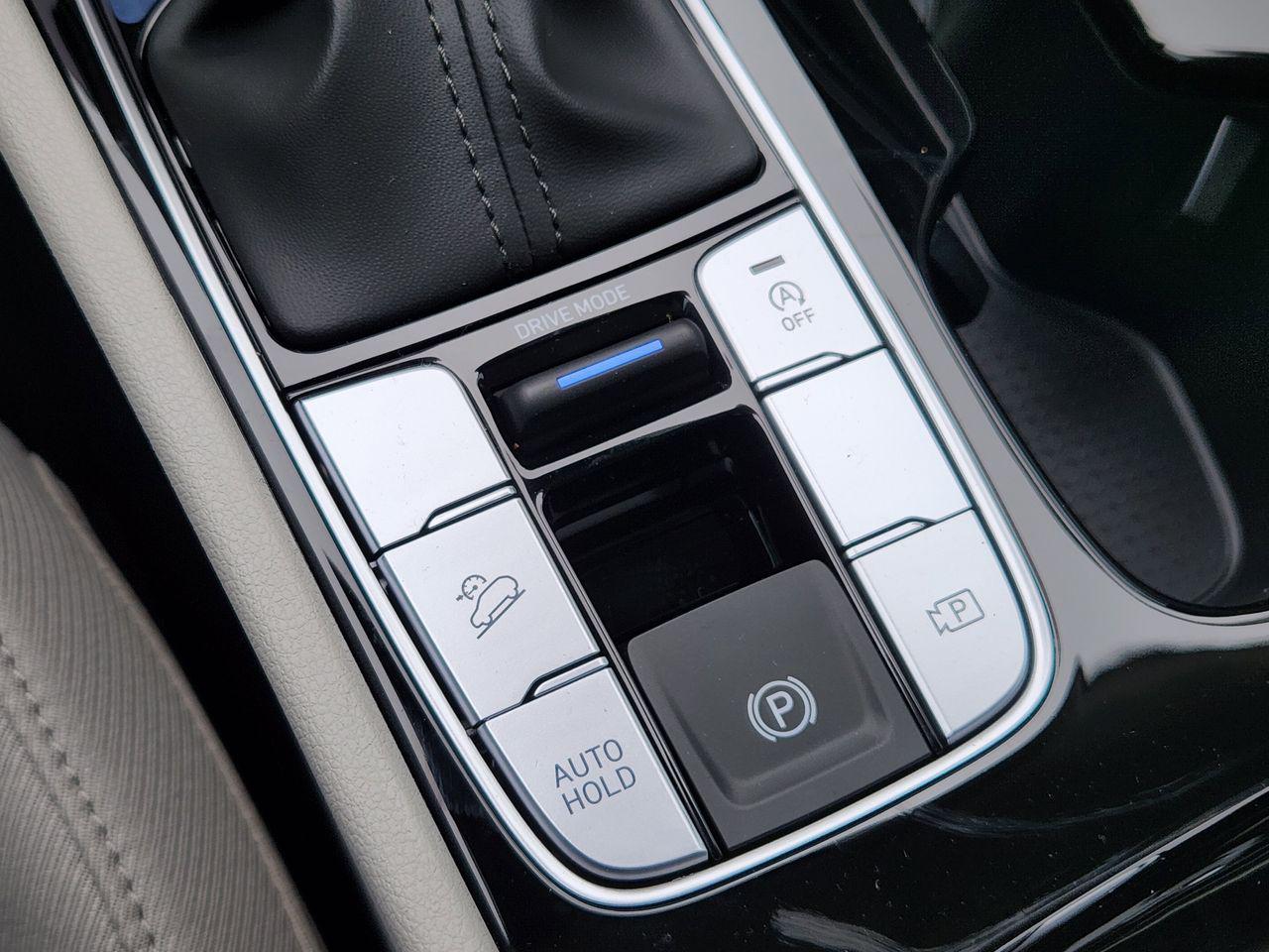 New 2026 W6H White Hyundai SEL FWD image 18