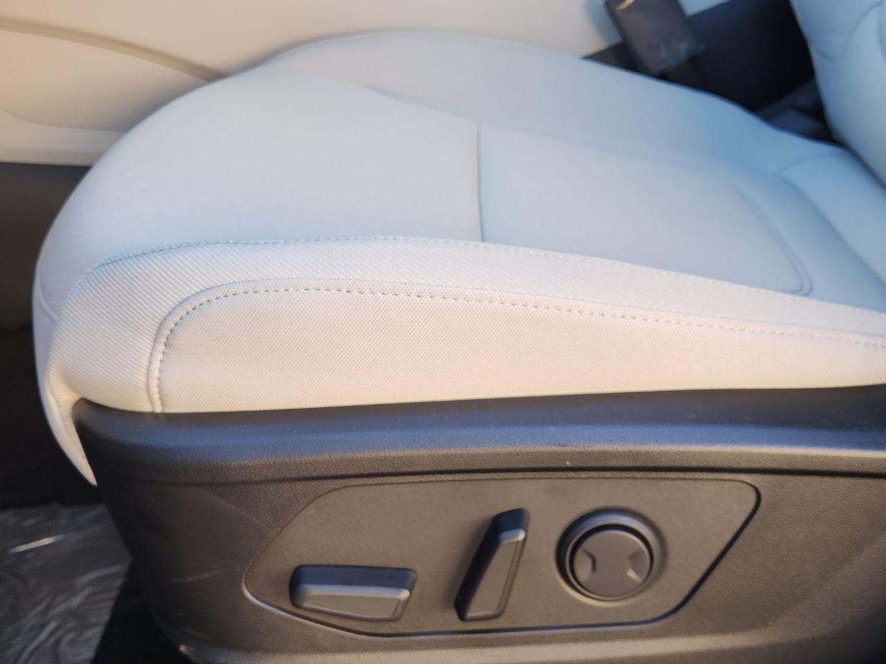 New 2026 Phantom Black Hyundai SEL FWD image 23