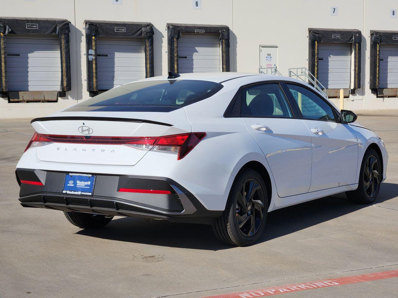 New 2026 Serenity White Hyundai SEL Sport image 4