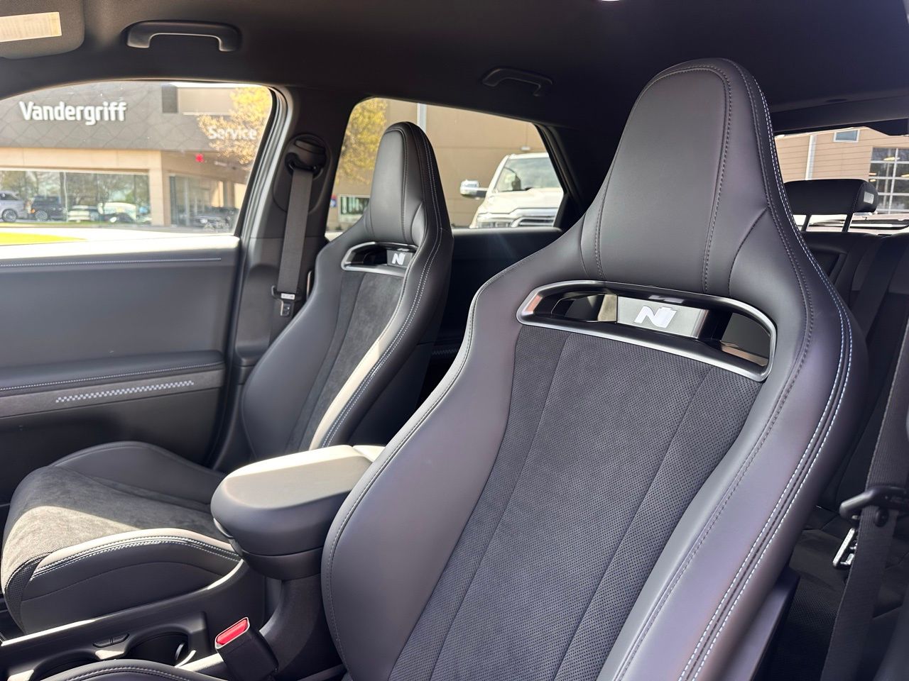 Used 2025 Abyss Black Hyundai Base image 19