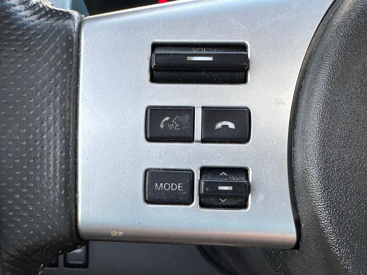 Used 2015 Arctic Blue Nissan PRO-4X image 27