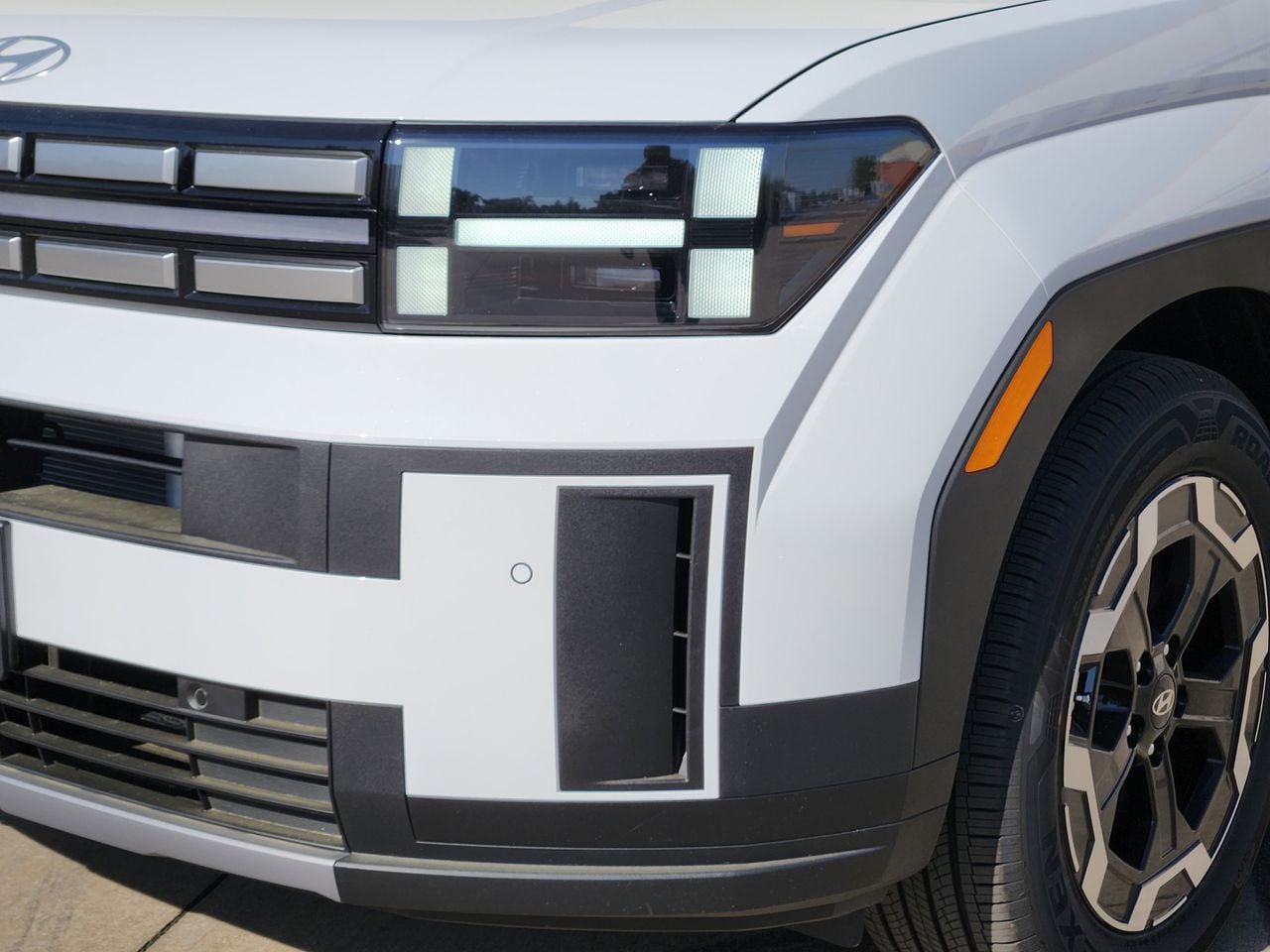 New 2026 W6H White Hyundai SEL FWD image 6