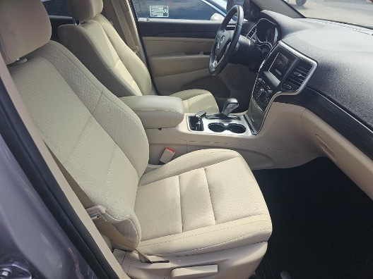 Used 2019 Billet Silver Jeep Laredo E image 11