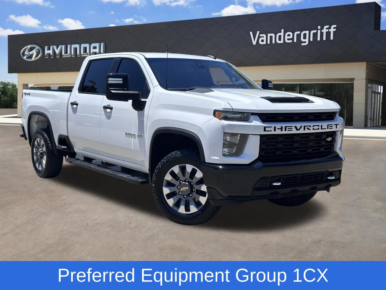2022 Chevrolet Silverado HD Custom 4WD Crew Cab Standard Box's photo