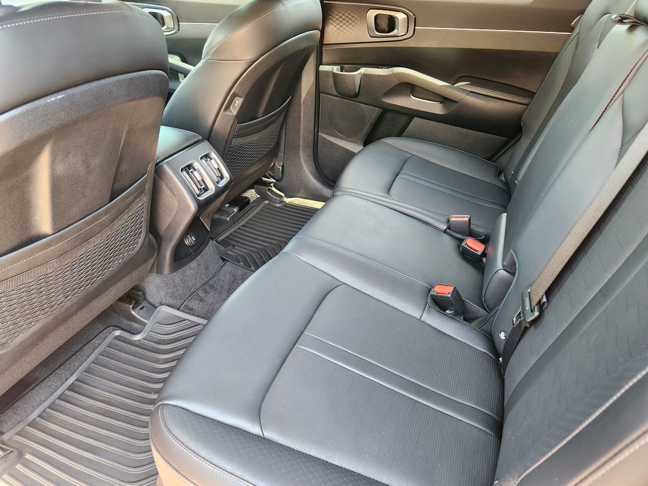 Used 2025 Dawning Red Kia S image 28