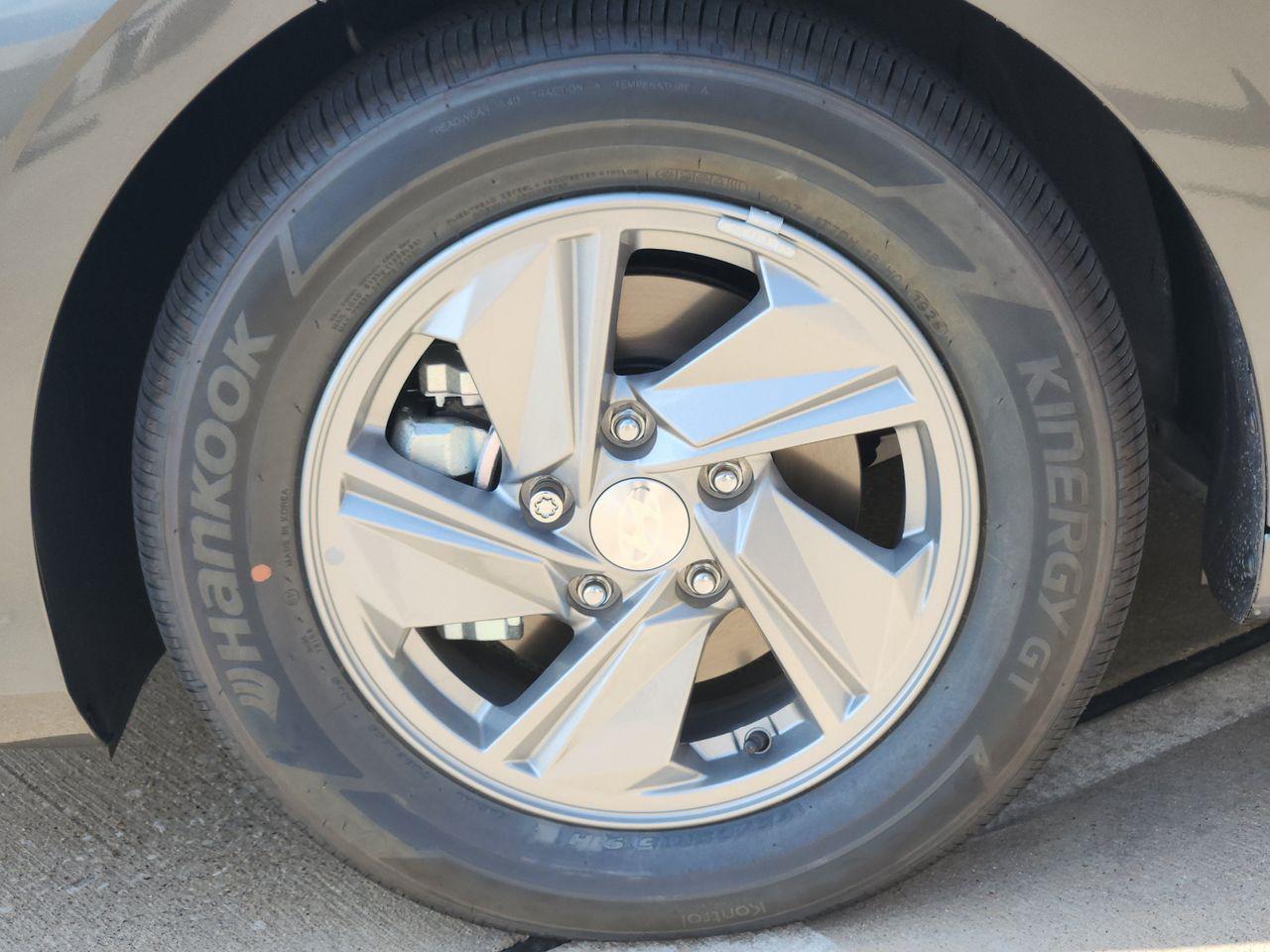 New 2026 Amazon Gray Hyundai SE image 7