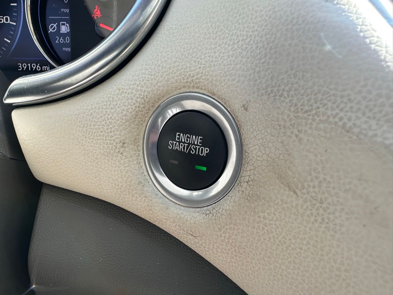 Used 2024 Summit White Chevrolet LT 2LT image 31