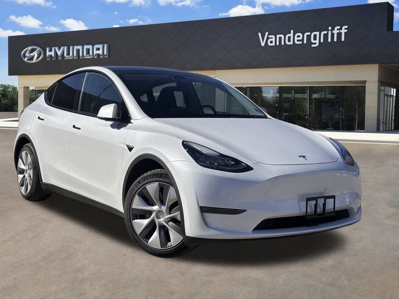 2023 Tesla Model Y Long Range's photo