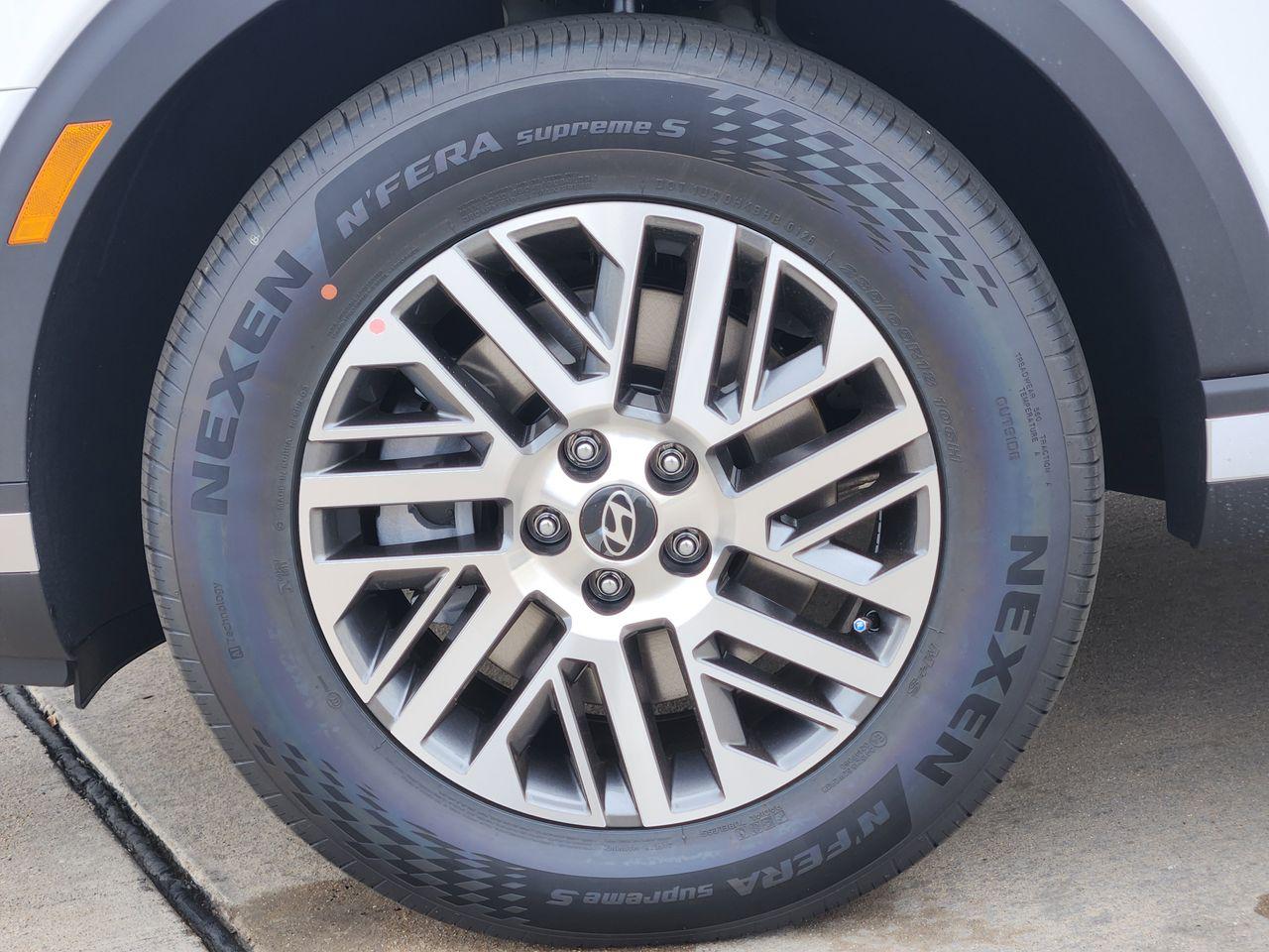 New 2026 WC9 White Hyundai SEL FWD image 7