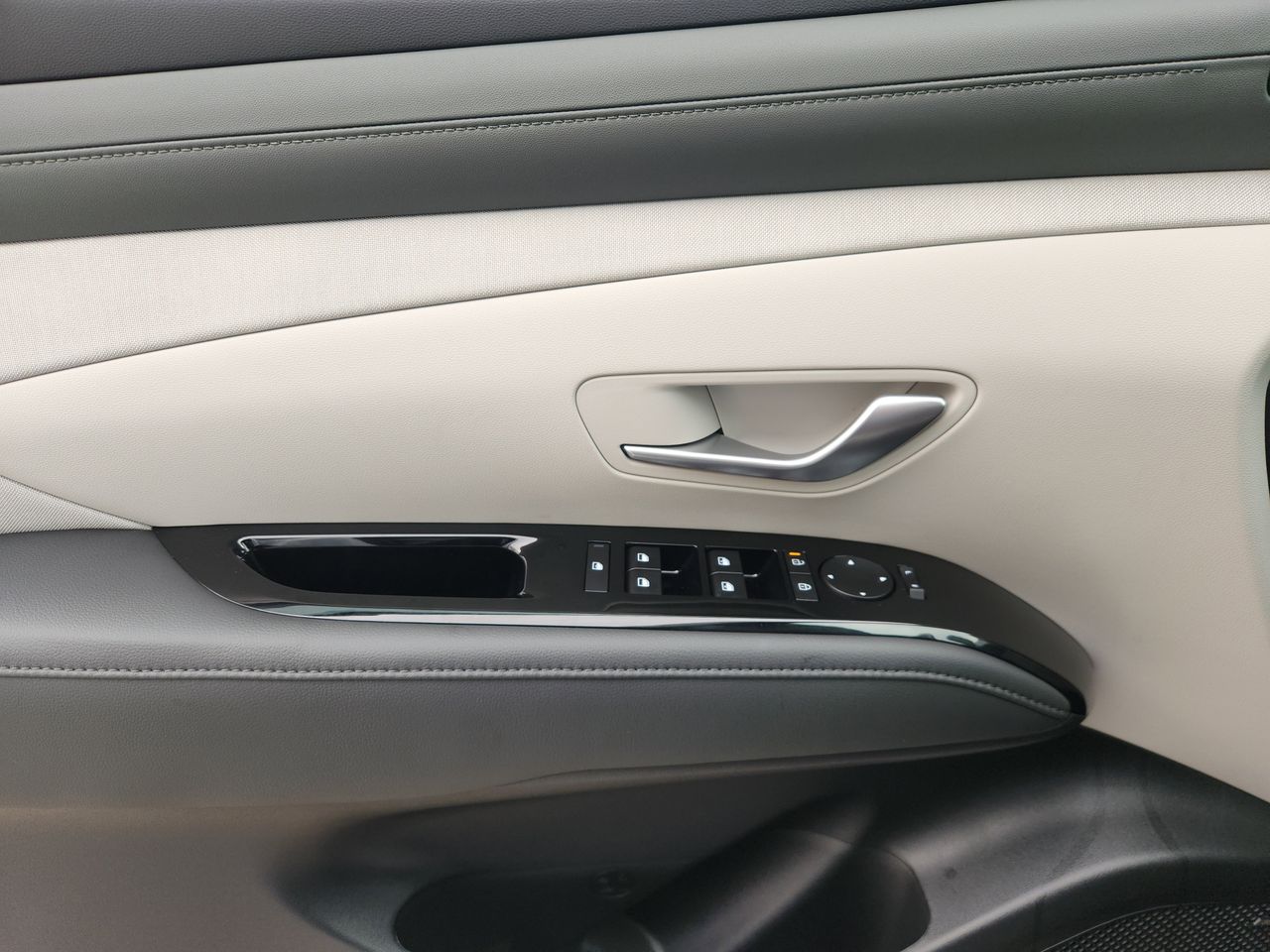 New 2026 W6H White Hyundai Limited FWD image 23