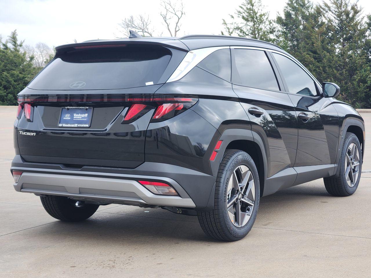 New 2026 Phantom Black Hyundai SEL FWD image 4