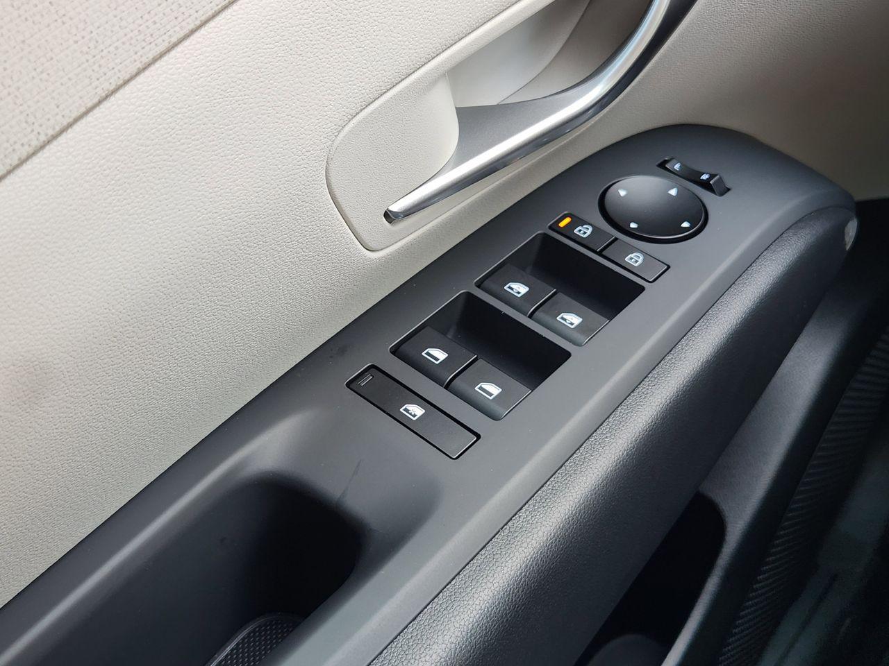 New 2026 W6H White Hyundai SEL Premium FWD image 22