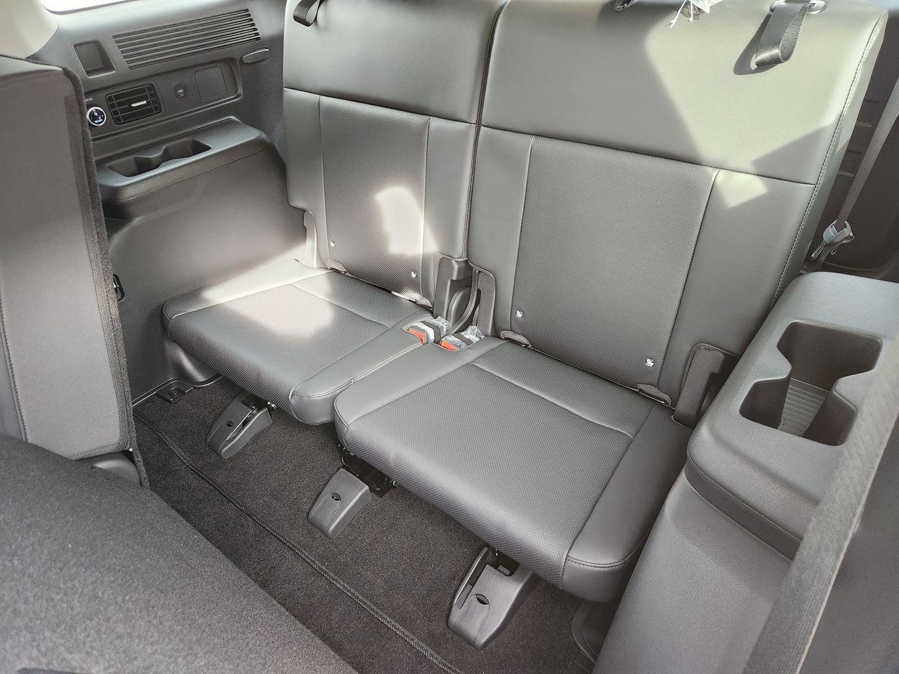 New 2026 W6H White Hyundai SEL FWD image 28