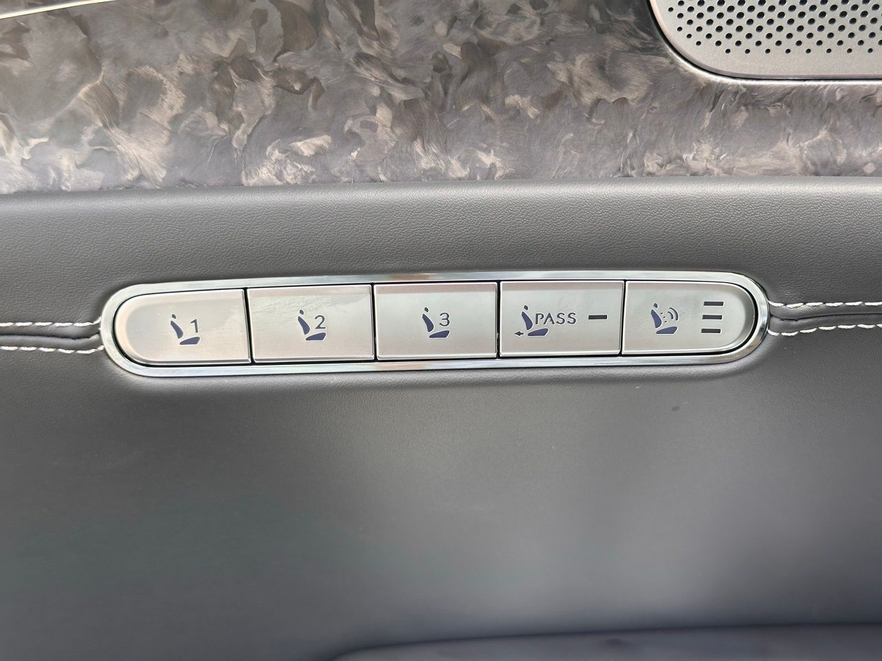 Used 2025 Vik Black Genesis 3.5T e-SC image 23