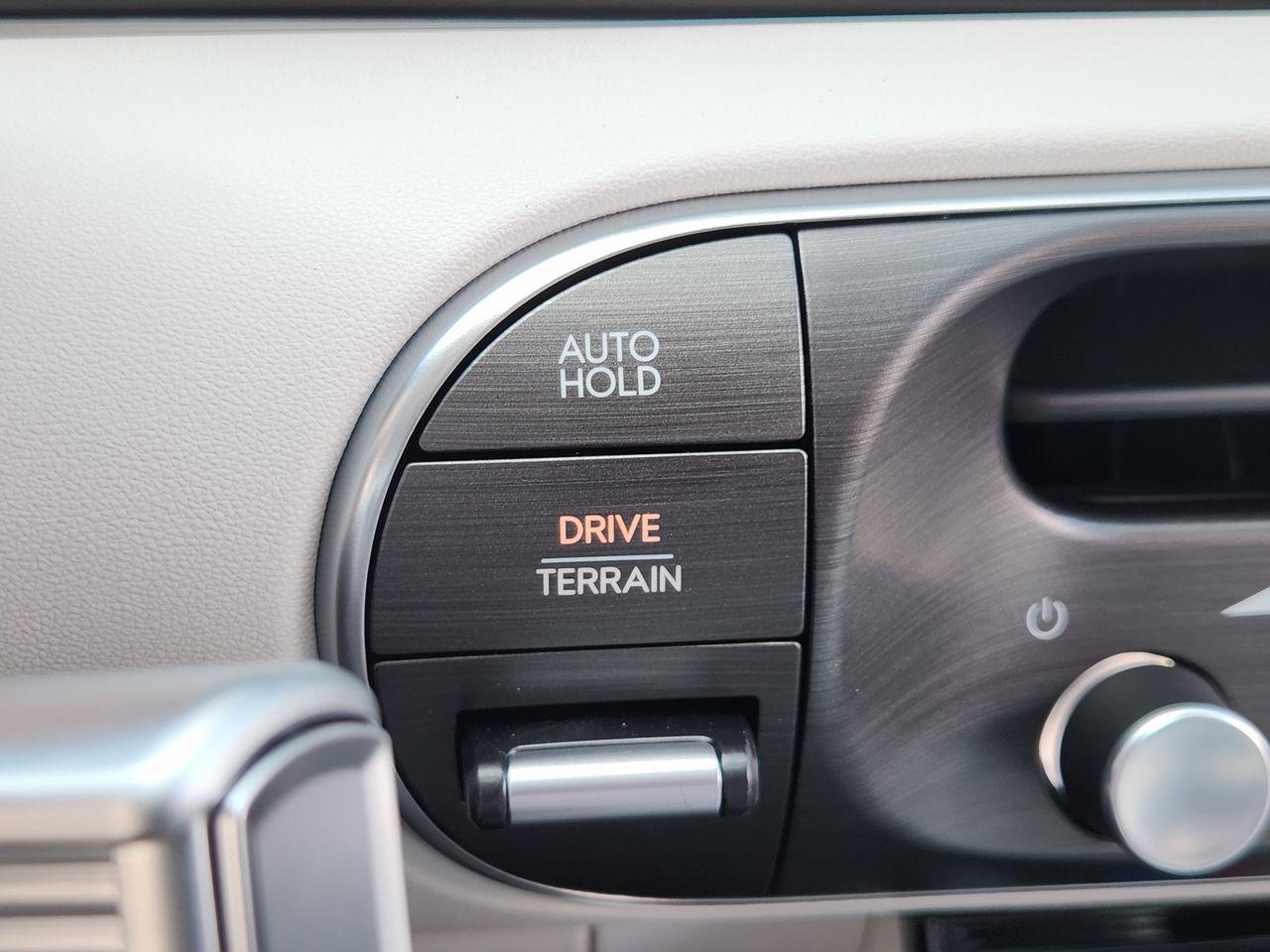 New 2027 Titan Green Pearl Hyundai SEL Premium image 16