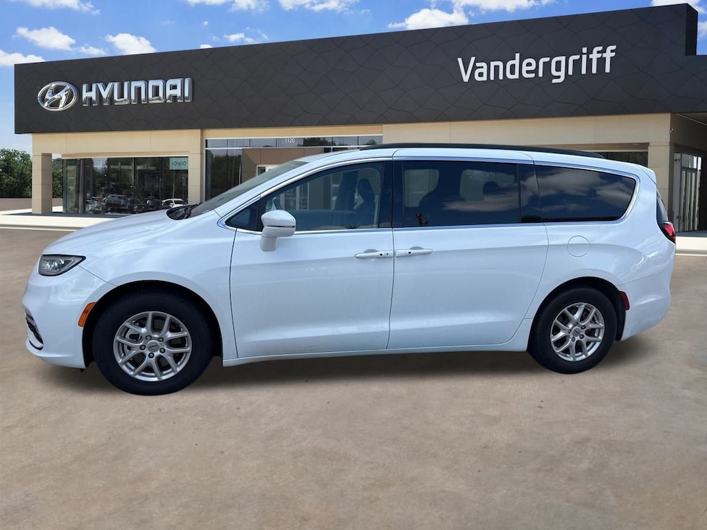 Used 2022 Chrysler Pacifica Touring L Van Passenger Van