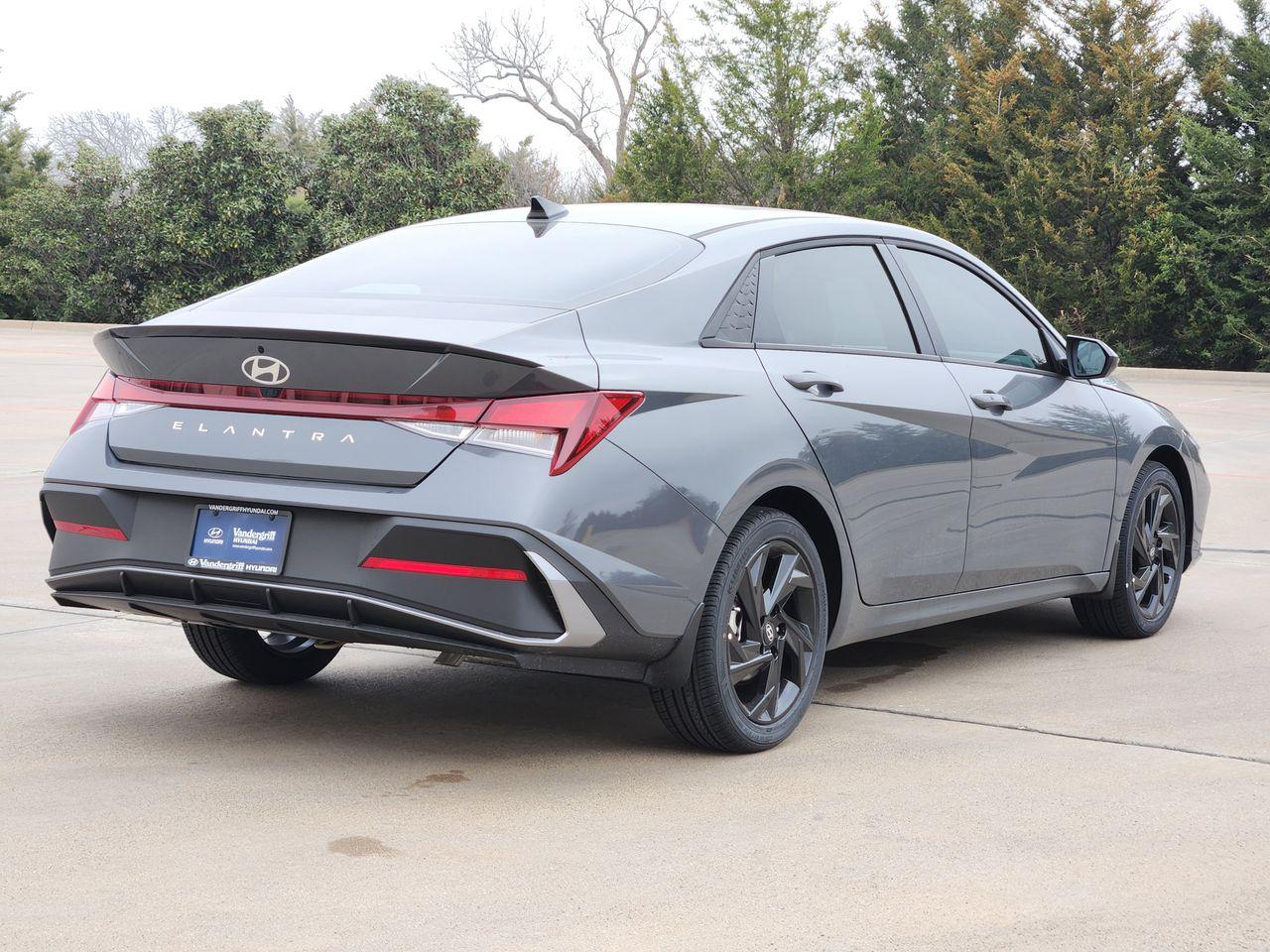 New 2026 PE2 Gray Hyundai SEL Sport image 4
