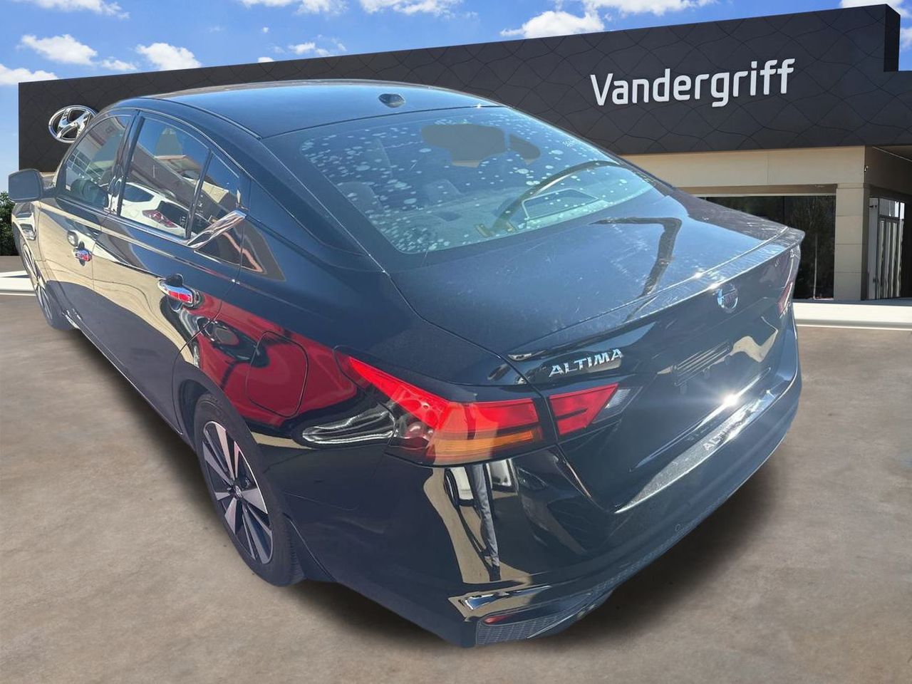 2019 Nissan Altima 2.5 SV photo 2