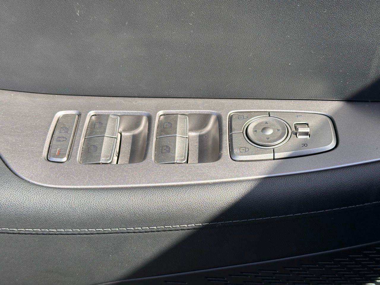 Used 2025 Hyper White Hyundai XRT image 27