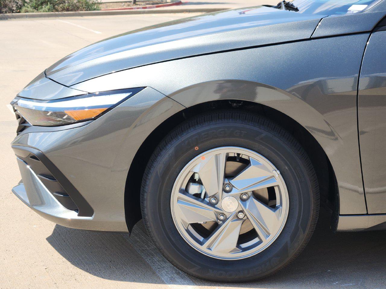 New 2026 Amazon Gray Hyundai SE image 5