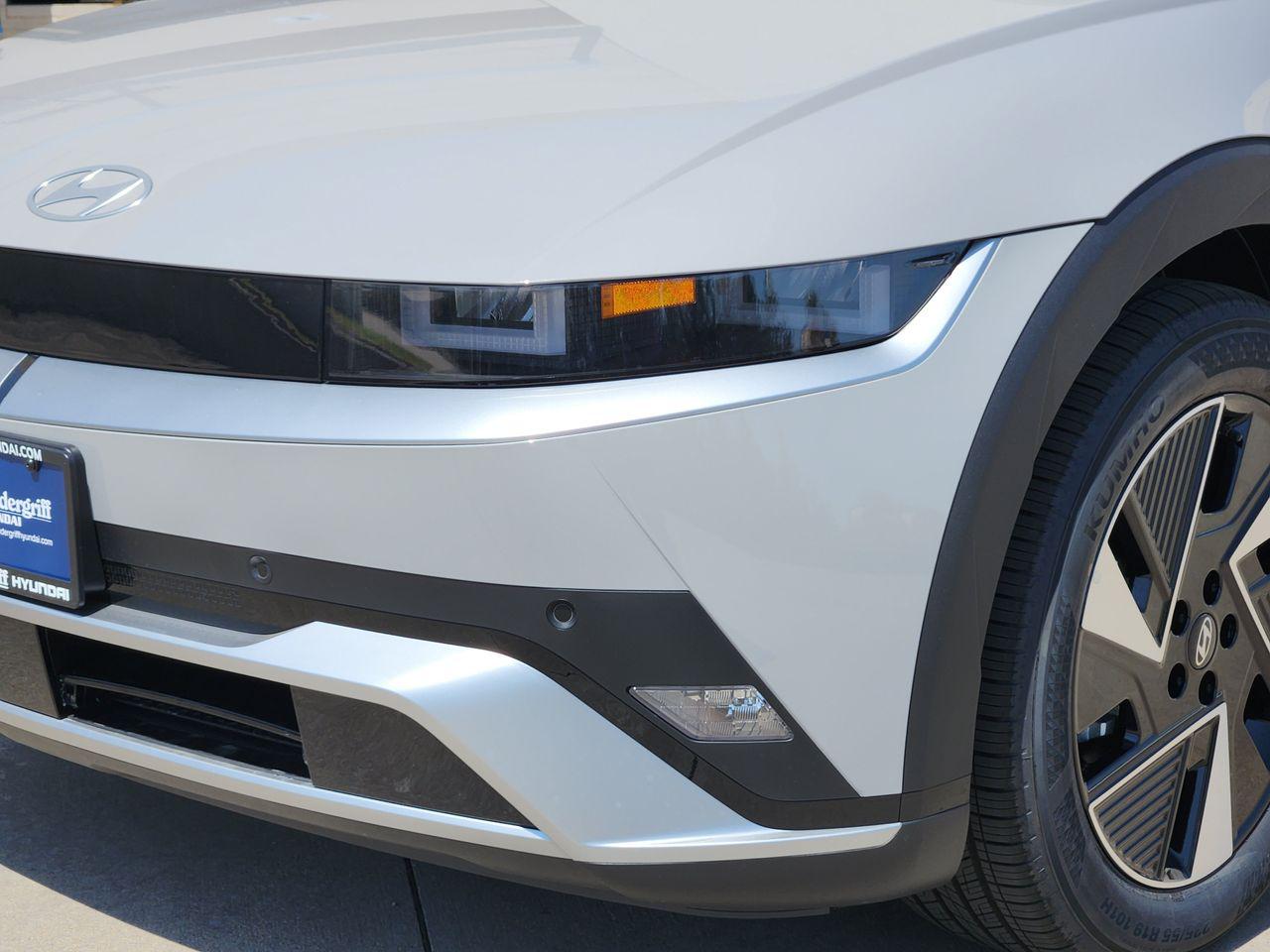 New 2027 Cyber Gray Hyundai SE image 6