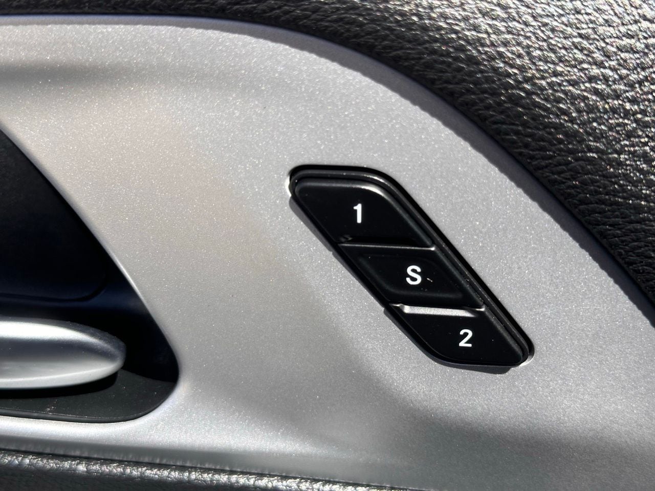 Used 2025 Fathom Blue Pearlcoat Chrysler Limited image 28