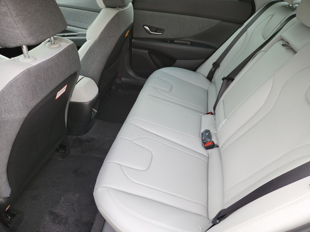 New 2026 A2B Black Hyundai Limited image 30