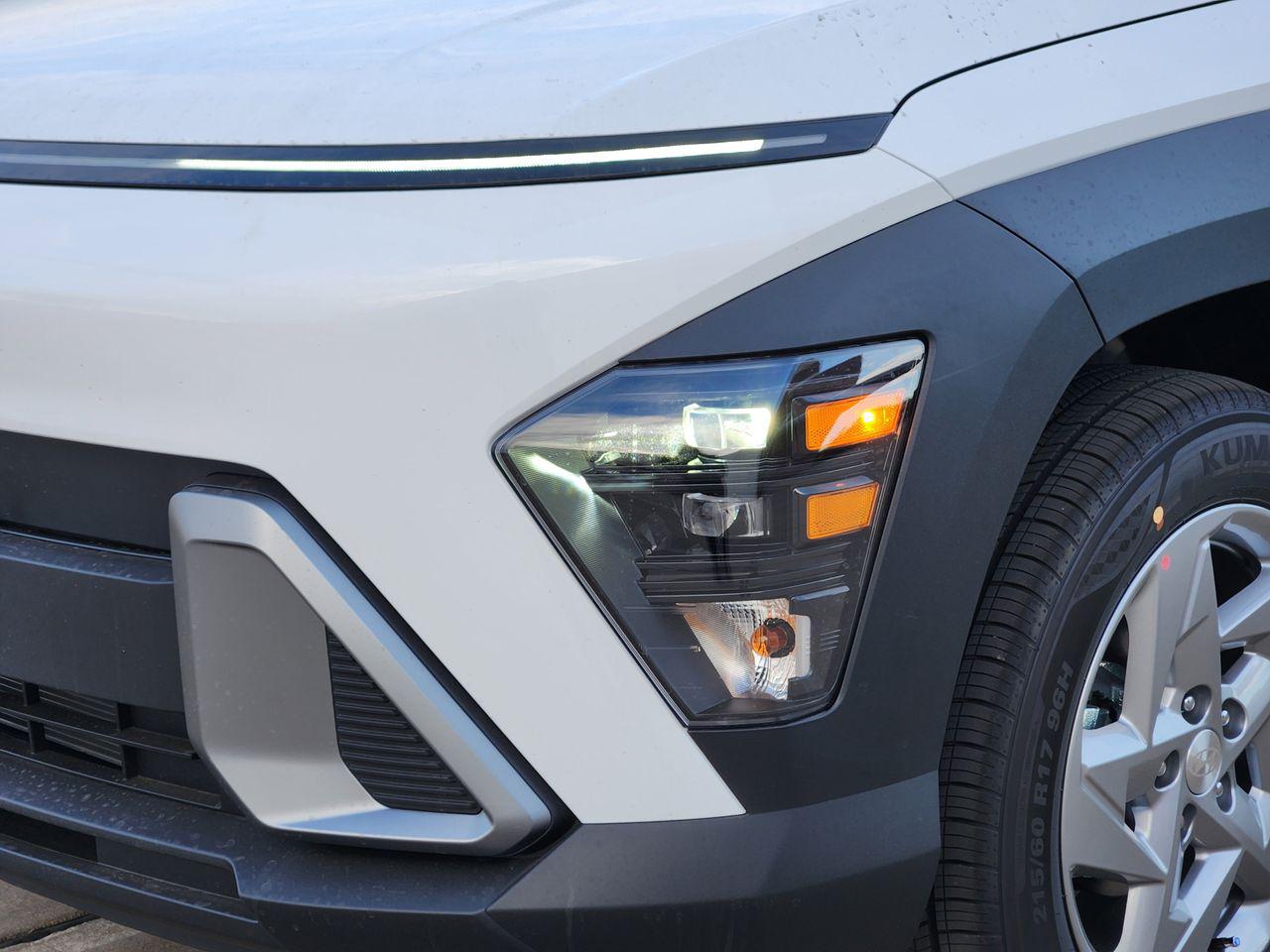 New 2026 SAW White Hyundai SE FWD image 6