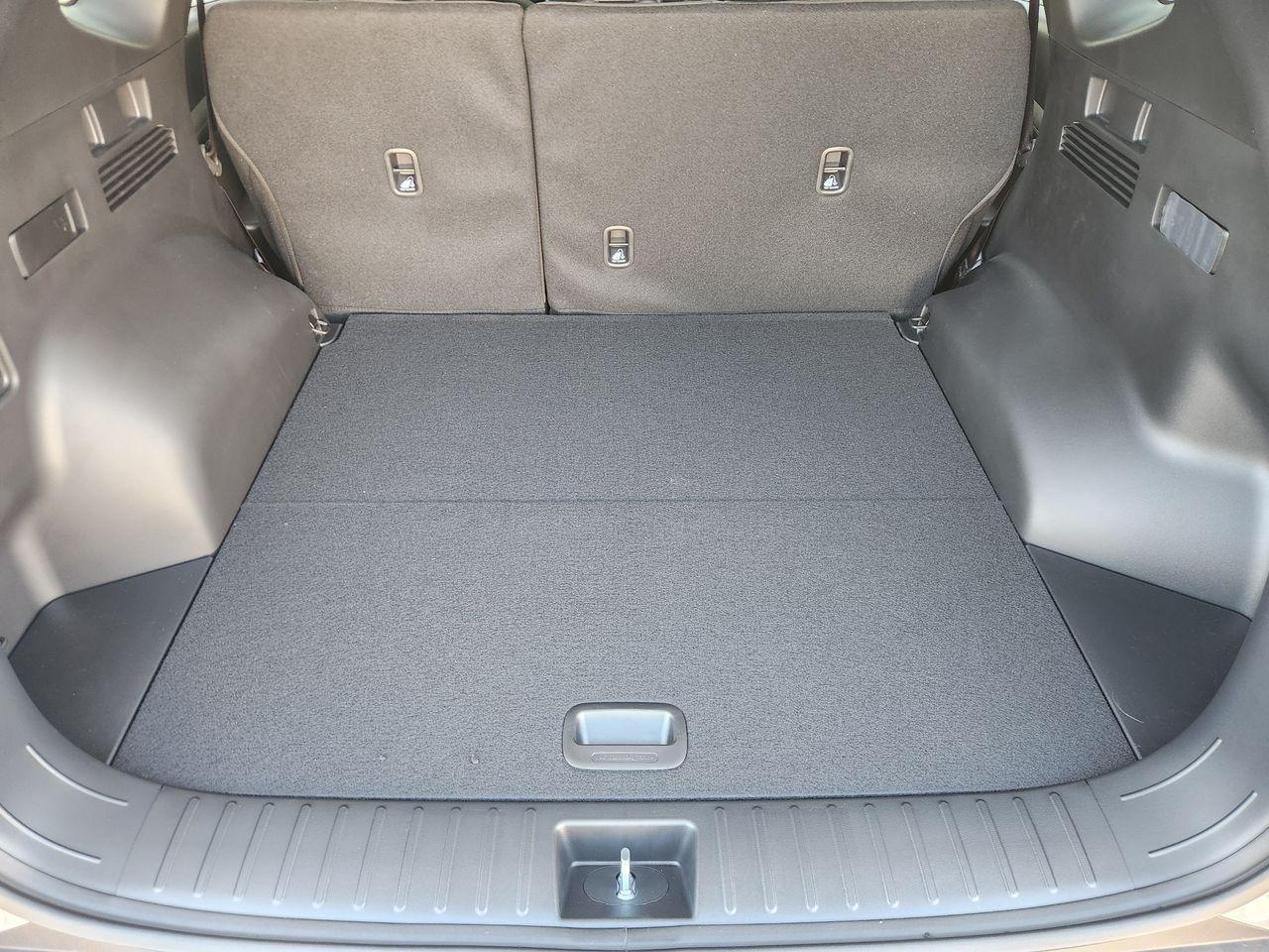 New 2026 Shimmering Silver Hyundai SEL FWD image 32