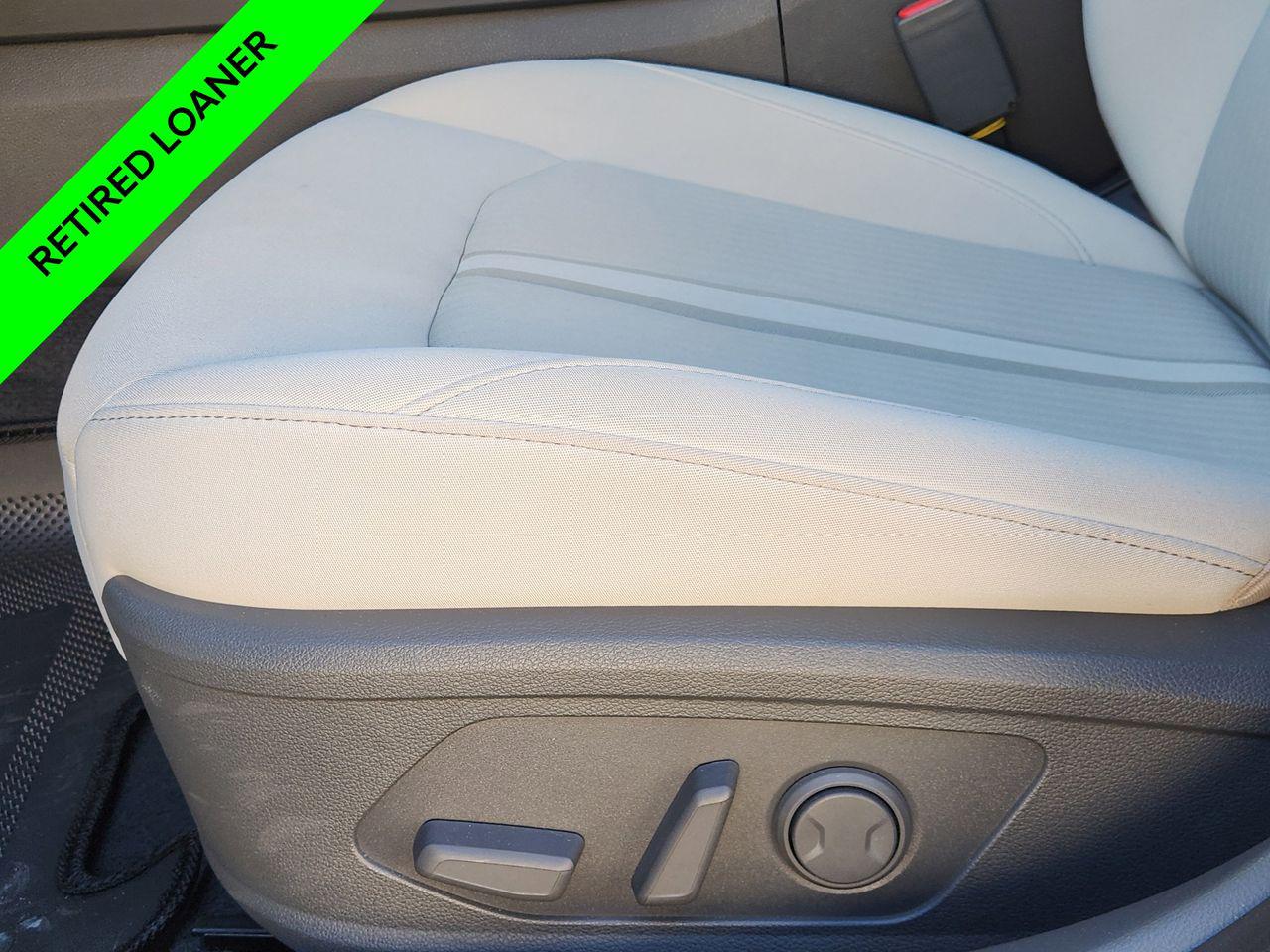 New 2025 W6H White Hyundai SEL Convenience image 25