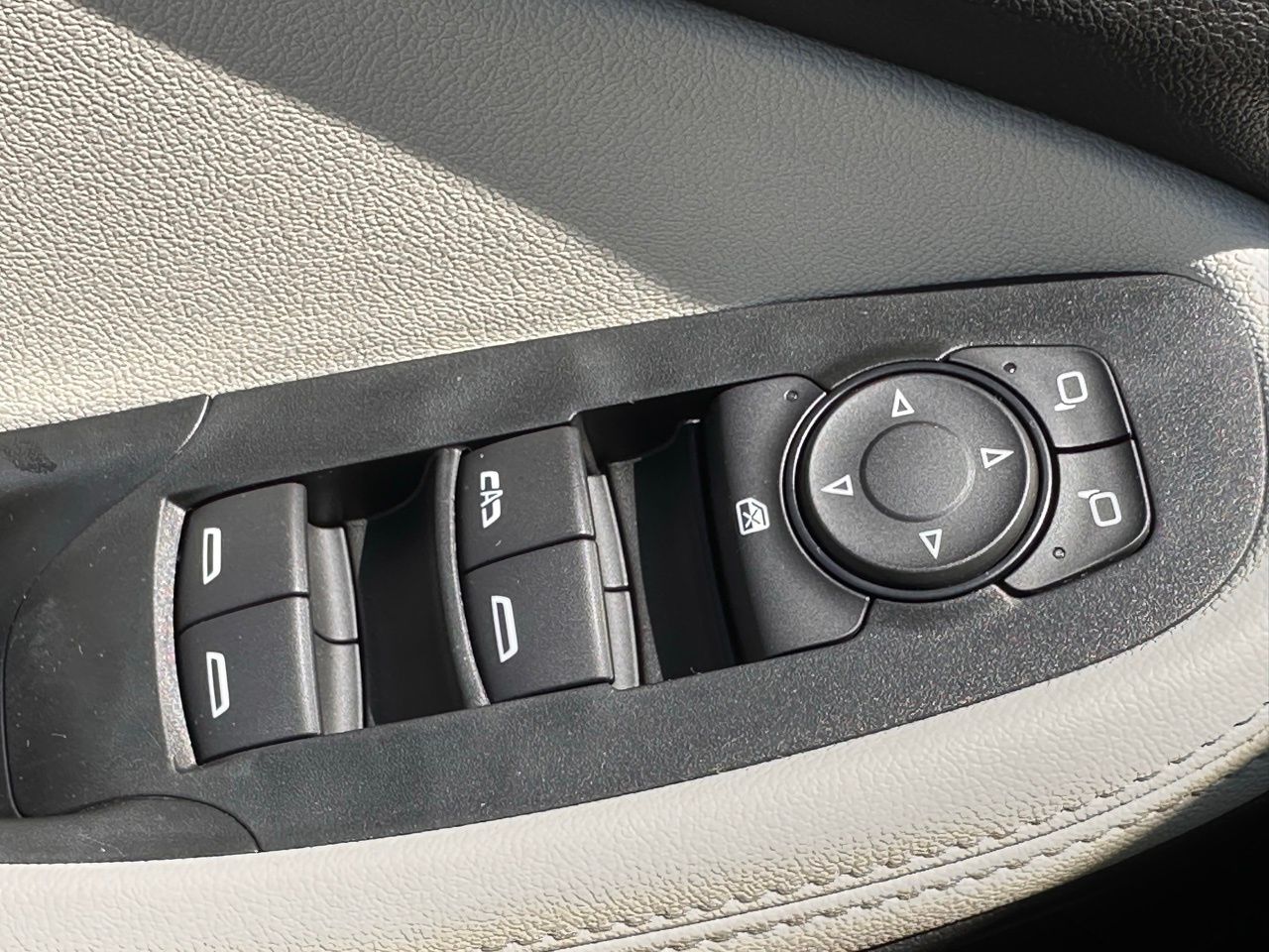 Used 2021 Dark Moon Blue Metallic Buick Preferred image 19