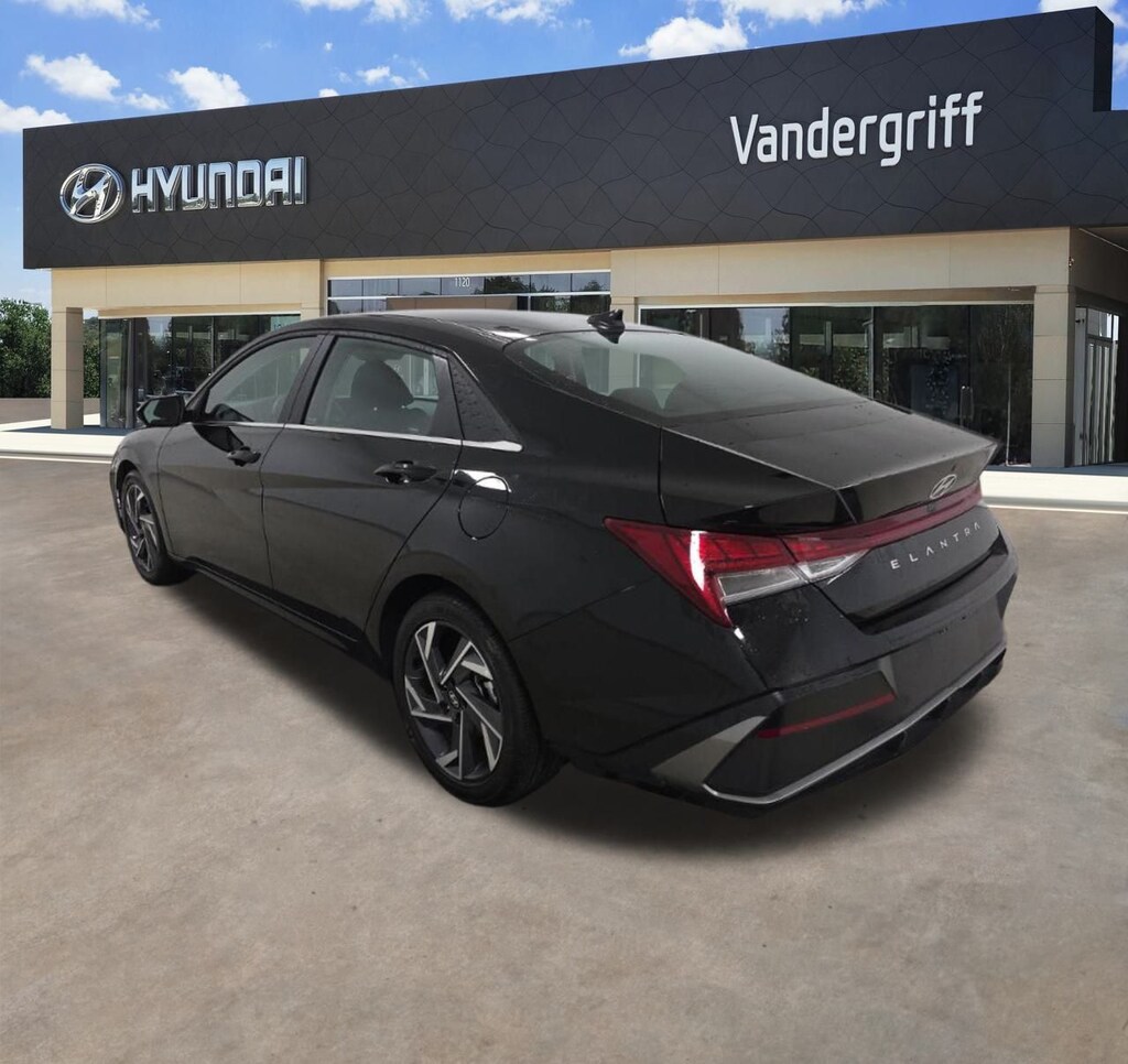 Certified 2025 Hyundai Elantra SEL Convenience Sedan
