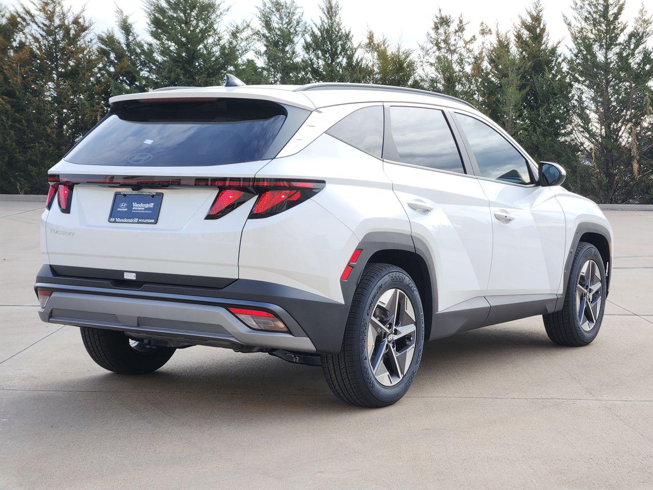 New 2026 W6H White Hyundai SEL FWD image 4