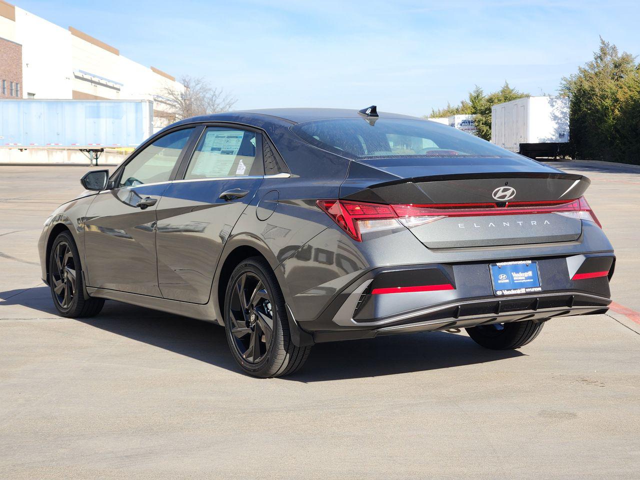 New 2026 A5G Gray Hyundai SEL Sport Premium image 3