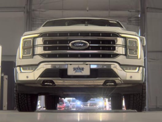 Used 2022 Oxford White Ford Lariat image 3