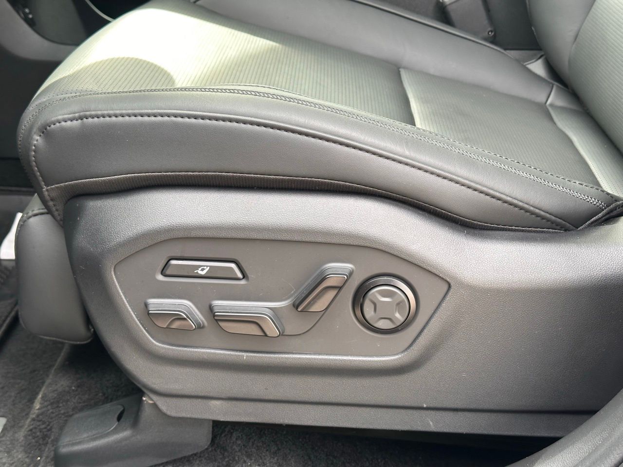 Certified Used 2026 Hampton Gray Hyundai Calligraphy image 29