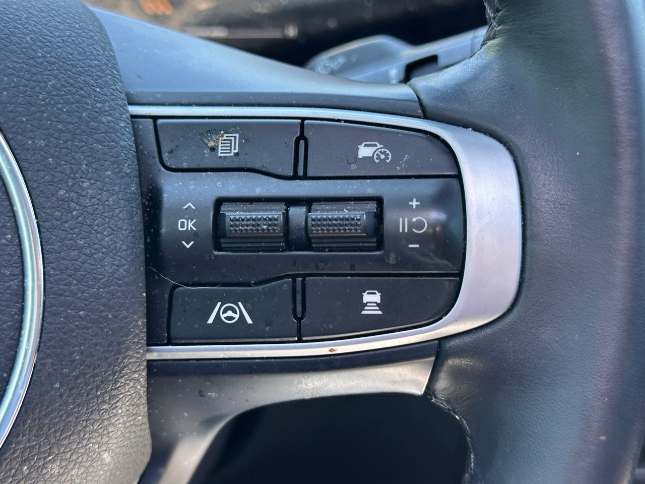 Used 2025 Snow White Pearl Kia GT-Line image 31