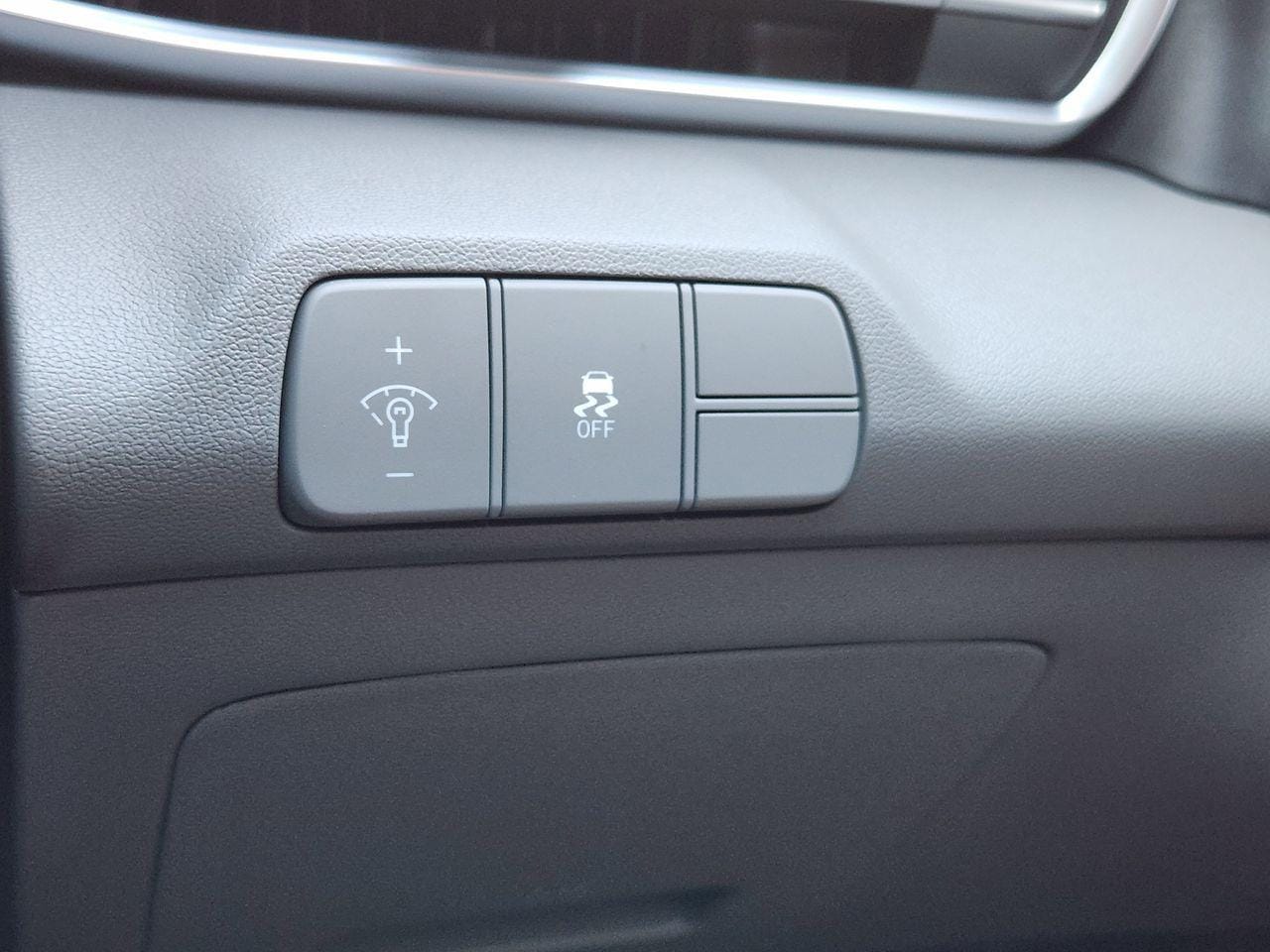 New 2026 W6H White Hyundai SEL Sport Premium image 20